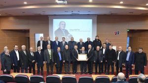 Depremde yıkılan çarşının yenisine çağrı yapılan 800 esnaft an taşınan neden 8’de kaldı?