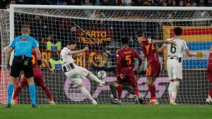 Roma-Juventus 3-3: Gatti all'ultimo vale il pari in una gara spettacolare /