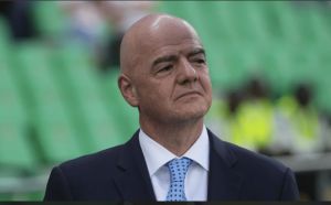 Infantino, presidente da Fifa, anuncia Copa do Mundo com novas regras contra cera