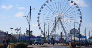 Planners accept ‘some harm’ as Ferris wheel gets go‑ahead to move
