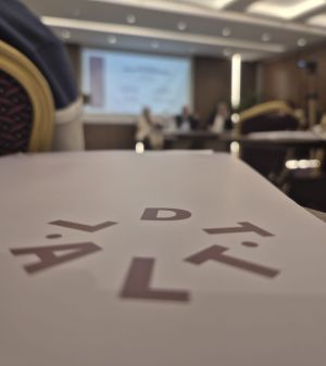 “Nerede duruyorsun?” Ya da “hangi ilkeye dayanıyorsun?” – Oğuz Turan Yayla