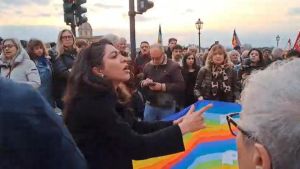 Annullato evento con Leila, l’attivista iraniana che ha fermato il corteo per la pace