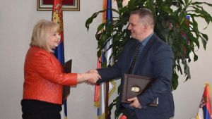 „Rat“ zbog izbora direktora: Problemi u najmanje pet škola, rukovodioce ne želi ni kolektiv ni roditelji