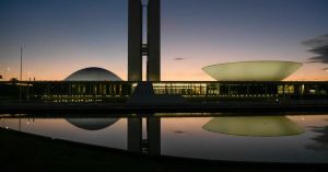 Pesquisa mostra os campeões em imagem negativa na política