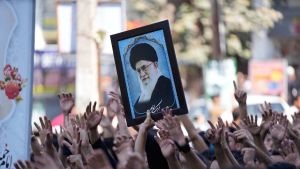 Autorski tekst bivšeg ambasadora o Iranu posle smrti Hamneija: Egzistencijalna odbrana i direktni sukob sa Izraelom