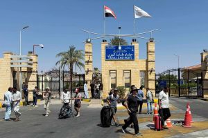 Huckabee advises US citizens in Israel to evacuate via Egypt, noting ‘limited options’