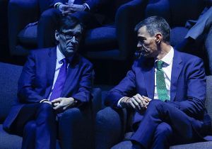 Quedarse fuera, quedarse sola