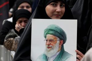 В Иране подтвердили: верховного лидера Али Хаменеи похоронят в его родном городе — Мешхед