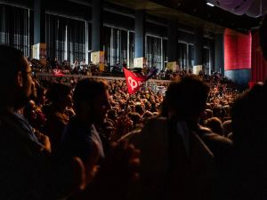 La tentation de la violence : pourquoi une partie de la jeunesse regarde vers LFI