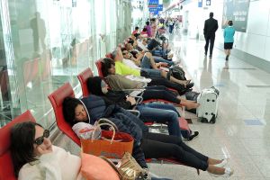 Около 700 российских туристов застряли в Дубае из‑за отмены рейсов Emirates