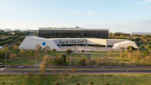 Parente de ministro não devia ter ações no STJ e STF