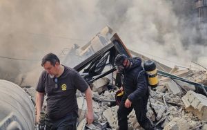 Hezbollah fires on Tel Aviv as Israel threatens Iranian officers in Lebanon