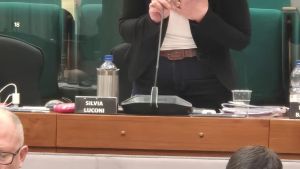 Campus delle superiori, socntro tra Luconi e Catena in Regione