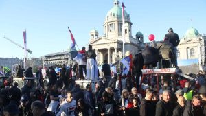 Skup SNS u Beogradu: Vučić ubeđuje samog sebe i gledaoce RTS-a, Pinka i Informera – „Nisam gotov“