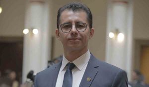 Vidovic advierte que malas asesorías llevan a Lara a cometer errores