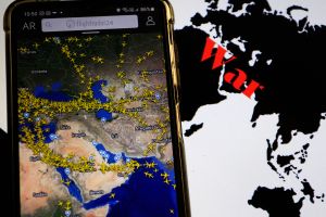 «Русский авось над Персидским заливом»: почему новости о ракетах не мешают нашим туристам отдыхать в Дубае — как психика учится не замечать опасность