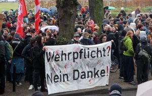 „Indoktrination“: BSW will Bundeswehrwerbung an Berliner Schulen stoppen