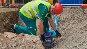 Acqua torbida dai rubinetti, scuole sotto la lente a Zolino. Ma Hera rassicura le famiglie