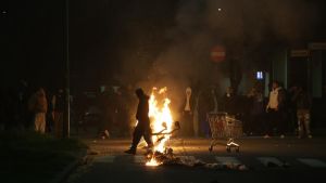 Scatta il decreto sicurezza a Bologna, multe fino a 10mila euro agli attivisti del Pilastro dopo i tafferugli