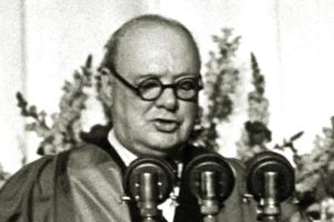 «Посеять семена раздора»: сдерживать Кремль пытаются «железным занавесом» Черчилля