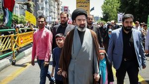 Ko je Modžtaba Hamnei, favorit za naslednika svog pokojnog oca na mestu vrhovnog vođe Irana?