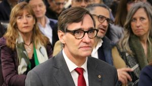 Illa aborda con los empresarios los presupuestos y las consecuencias de la guerra en Oriente Próximo