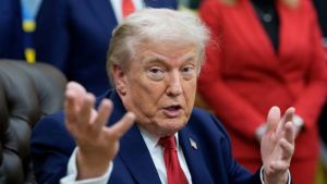 Tramp kaže da mora da bude uključen u imenovanje novog iranskog vođe