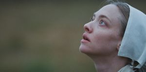 Amanda Seyfried’s ‘prosthetic butthole’ isn’t a joke – costuming nudity is important for actors
