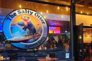 Santa Cruz restaurant changes logo after flurry of negative reviews