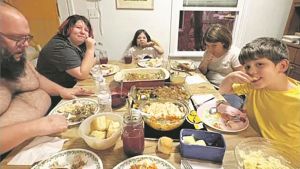 4 bin kadın, bir kadını evlenmekten vazgeçiremedi