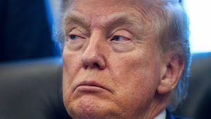 (VIDEO) Molitva za Trampa i za „uspeh SAD u ratu protiv Irana“ u Ovalnoj kancelariji