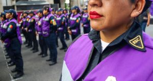 Van 400 mujeres policías desarmadas al 8M