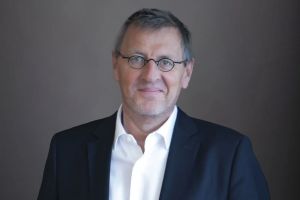 À l’approche du 8 mars, Journée internationale des droits des femmes, Grégoire Delacourt se livre à une déclaration de gratitude et suggère que respecter les droits des femmes, c’est d’abord reconnaître l’immense dette que chaque homme a envers elles, qu’elles soient boulangères, athlètes ou héroïnes de papier.