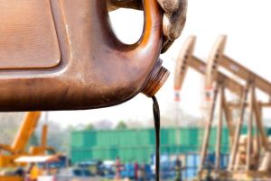 Cijena nafte vrtoglavo raste: Hormuški tjesnac zatvoren, tržišta u strahu