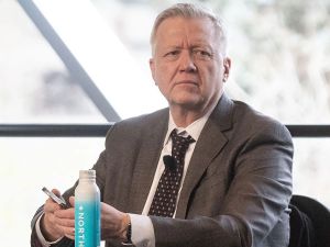 Varcoe: 'A very simple message': Canadian Natural defers spending on major oilsands proposal, ahead of April 1 deadline on MOU 'Specifically, what we want to ensure is that the MOU comes out with a policy that provides that economic viability for these long-term projects that will fill an export pipeline going to the West Coast,' said Canadian Natural Resources president Scott Stauth