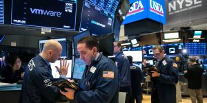 Wall Street opent flink lager na tegenvallend banenrapport