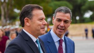 Sánchez defiende que el envío de la fragata se ajusta a la 