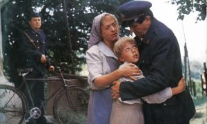 Partljič in Bibičeva družina obsodili plakate s podobo filma Moj ata, socialistični kulak