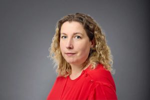 Alors que les premières fleurs pointent le bout de leurs pétales, Joséphine Lebard se souvient d’un confinement sans espace extérieur, au moment du Covid.