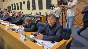 Vukanović tvrdi da vrh SNSD prijeti Đajiću i opstruiše registraciju njegove stranke