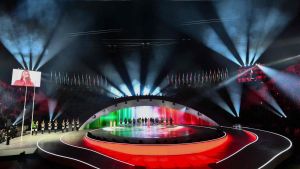 Fiamma accesa. Bebe Vio è stata l’ultima tedofora. Sfilano anche russi e bielorussi