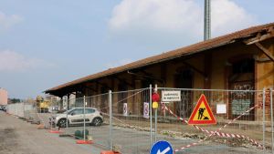 Ruspe al lavoro in zona stazione “tagliati” 34 posteggi ai pendolari