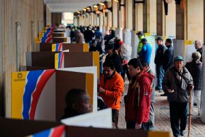 Es necesario rodear y cuidar las elecciones en Colombia, por Fidel Cano Correa