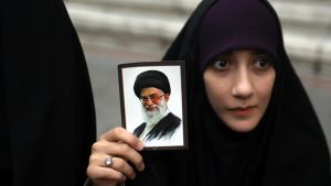 L’alternativa agli ayatollah: monarchici, gruppi etnici e Mek. Opposizione divisa e senza leader