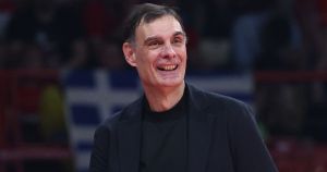 Του Μπαρτζώκα γεννούσαν και τα κοκόρια του Του Μπαρτζώκα γεννούσαν και τα κοκόρια του