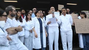 Certificati anti-rimpatri, le chat dei medici: “La cosa importante è essere uniti e non succede nulla”