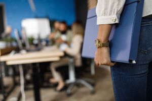 Une violence qui les suit jusqu’au travail