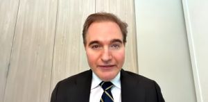 Relação Moraes-Vorcaro deve ter impacto nos EUA, aponta advogado de Trump