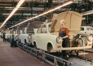 Gebremste Visionen: Wie politische Vorgaben den Autobau in der DDR lähmten