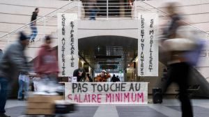 Entaille au salaire minimum: du job oui, mais pas à n’importe quel prix